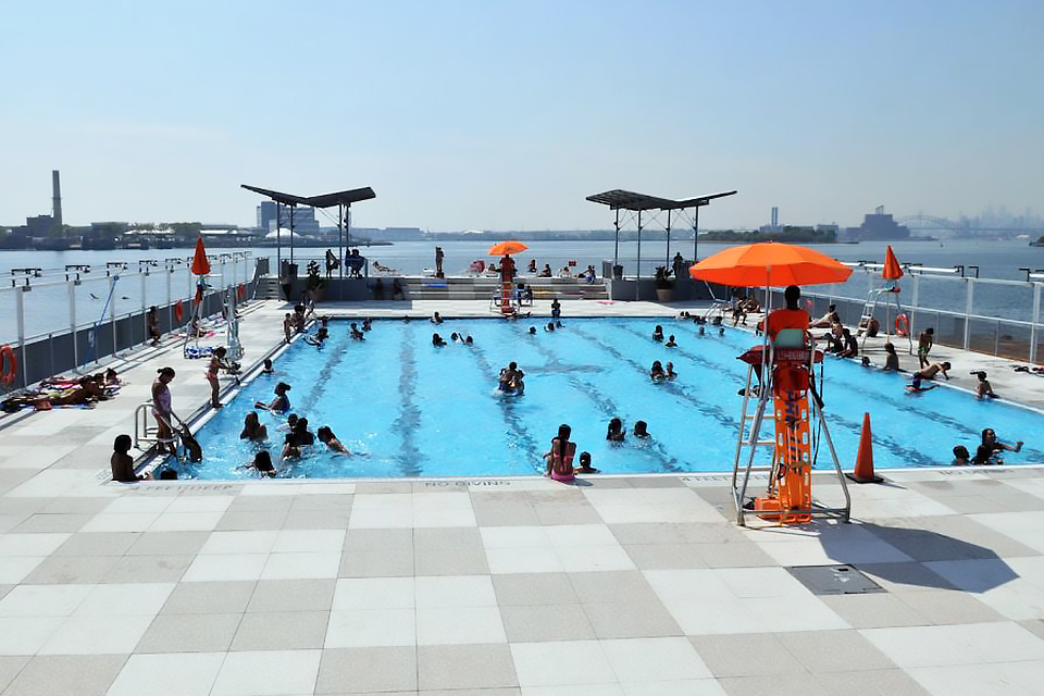 Beat the heat in NYC: Floating pool